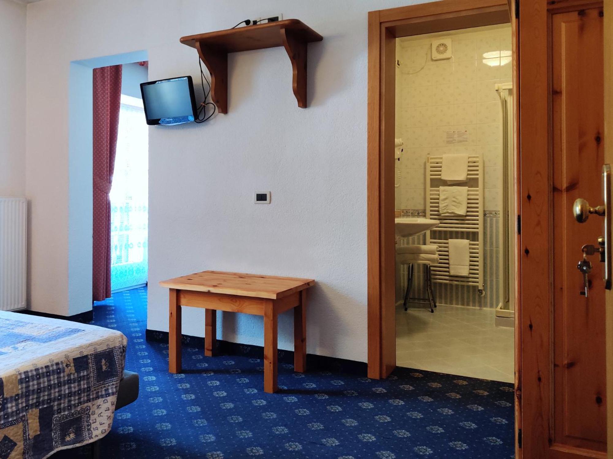 Hotel Nes Crepes Поцца-ди-Фасса Экстерьер фото